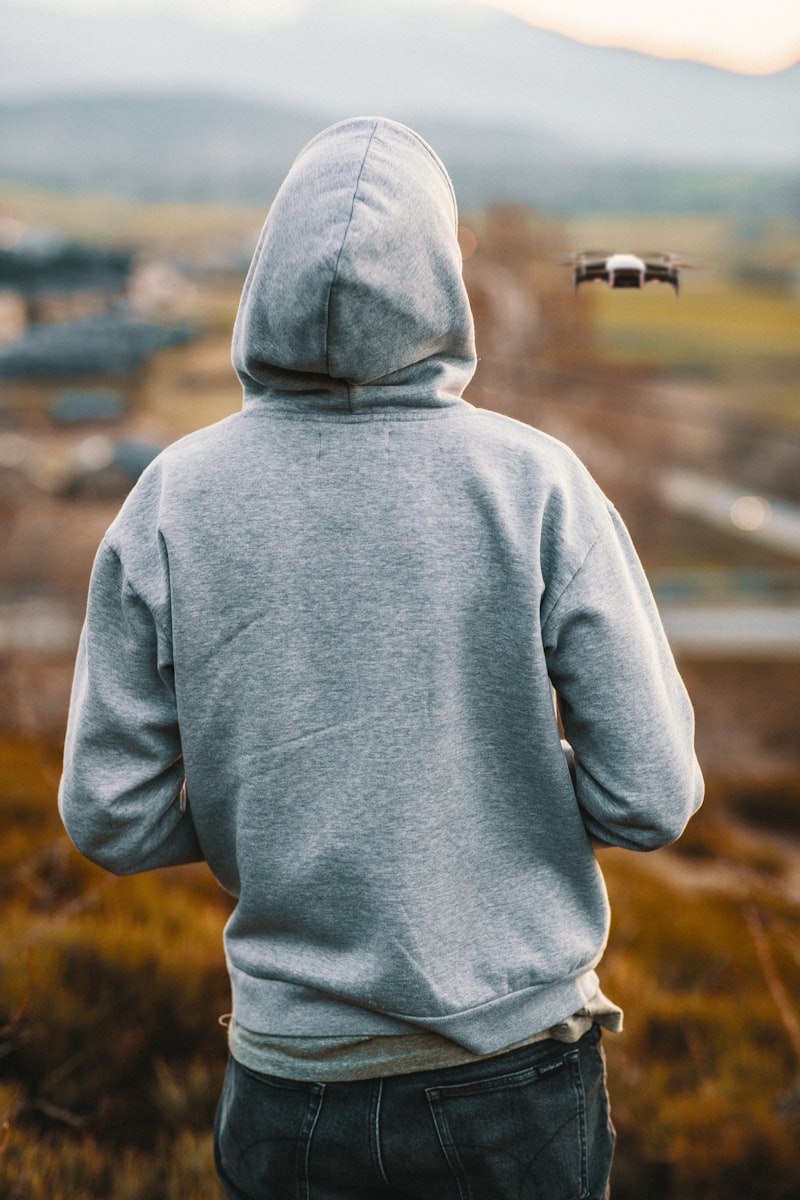 Schweres graues Sweatshirt ohne Logo im edlen Oversized-Schnitt